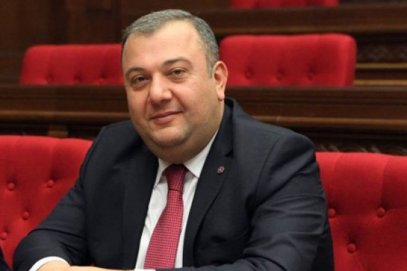 Եթե դուք չեք ասում՝ վերջին 1.5 տարվա ընթացքում և հատկապես լիֆտում ու Բրատիսլավայում ինչ եք բանակցել, ապա դա ձեր փոխարեն ասաց Մամեդյարովը